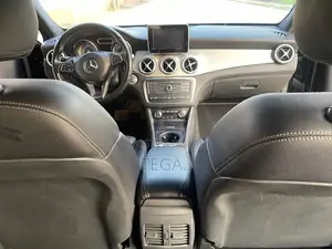 Mercedes-Benz GLA 250 2017 Black