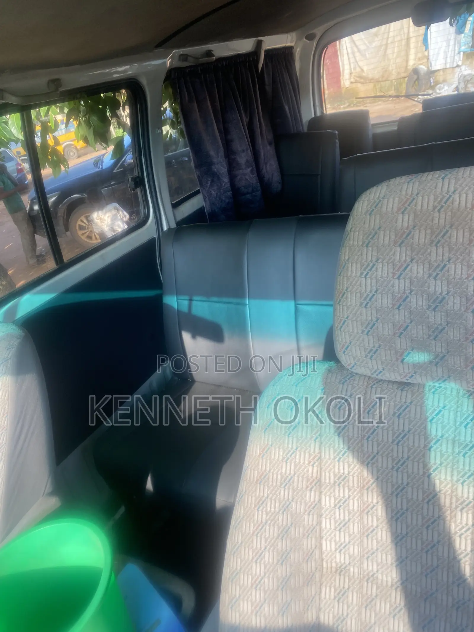 Toyota HiAce 2005 White