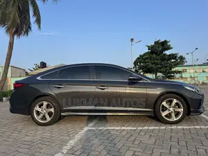 Hyundai Sonata Sport 2.0T Sedan FWD (2.0L 4cyl 6A) 2017 Gray