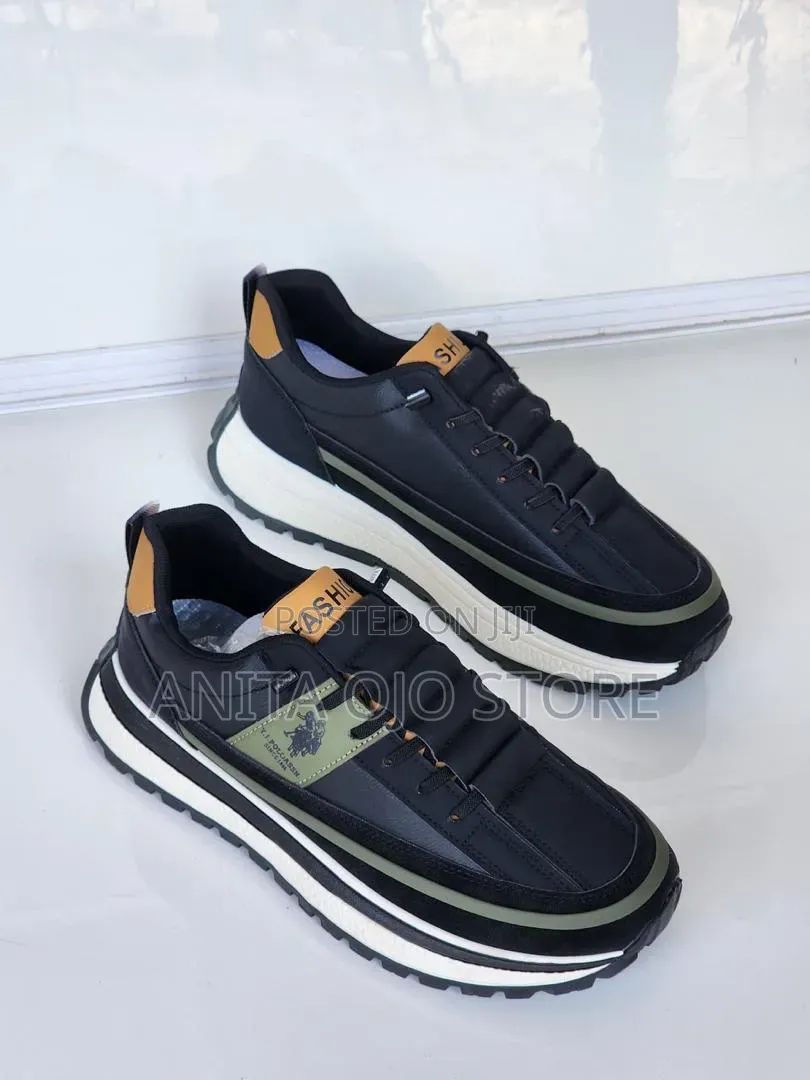 Unisex Sneakers