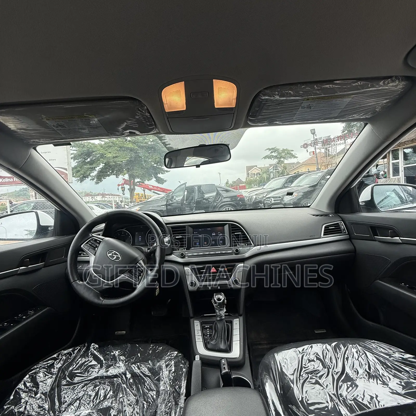 Hyundai Elantra 2019 White