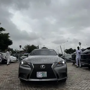 Lexus IS 2015 Gold