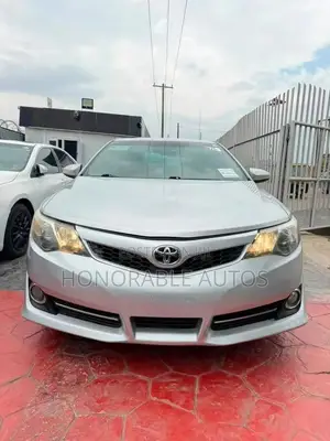 Toyota Camry 2014 Silver