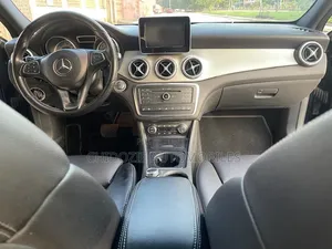 Mercedes-Benz GLA 250 2017 Black