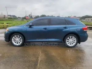 Toyota Venza LE 2010 Blue