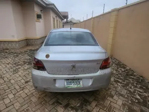 Peugeot 301 2013 White
