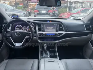 Toyota Highlander Limited 4dr SUV (3.5L 6cyl 6A) 2015 White