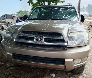 Toyota 4-Runner 2004 Gold