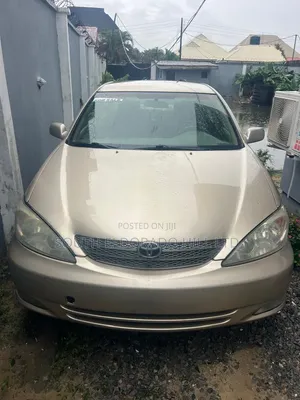 Toyota Camry 2004 Gold