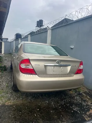 Toyota Camry 2004 Gold