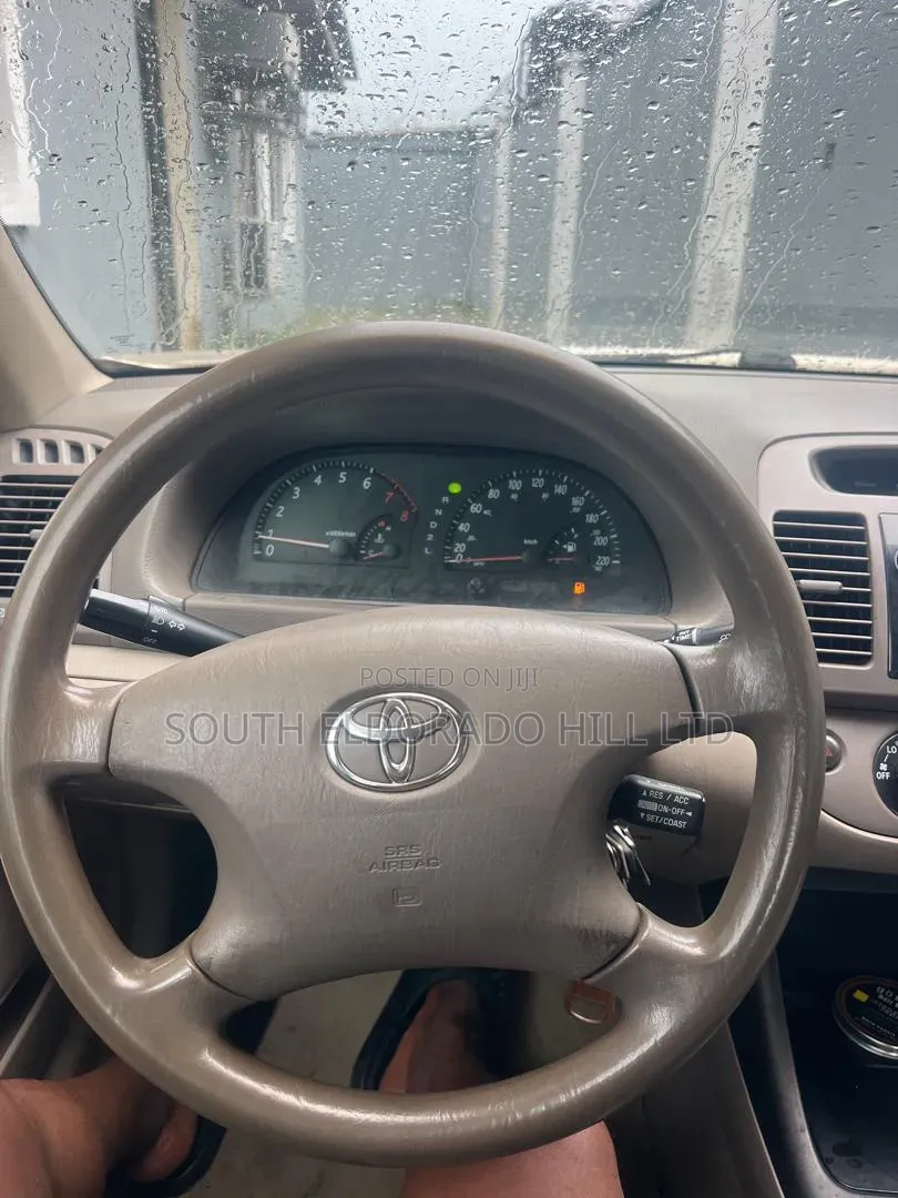 Toyota Camry 2004 Gold