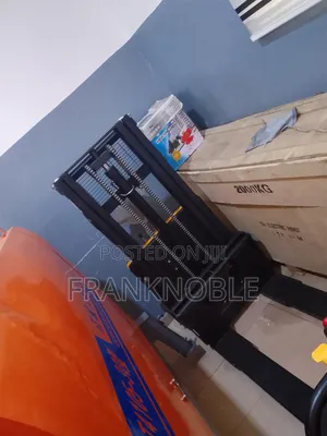 2tons Electric Pallet Stacker .