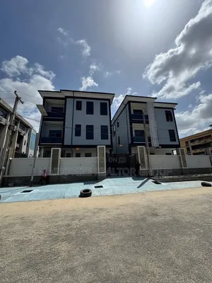 3bdrm Apartment in Opebi Ikeja Lagos for sale