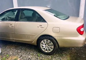 Toyota Camry 2004 Gold