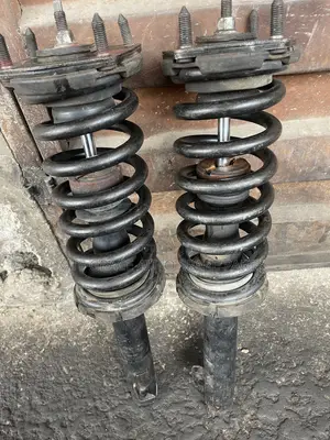 Front Shock Jeep Commander