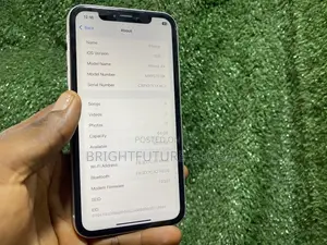 Apple iPhone XR 64 GB White
