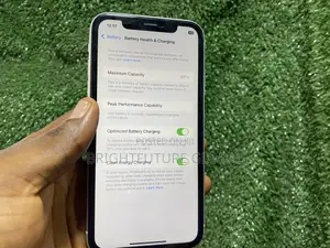 Apple iPhone XR 64 GB White