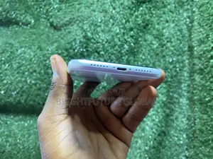 Apple iPhone XR 64 GB White
