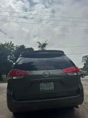 Toyota Sienna 2012 Green