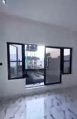 3bdrm Townhouse / Terrace in Ikota for rent
