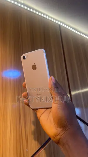 Apple iPhone 7 32 GB White