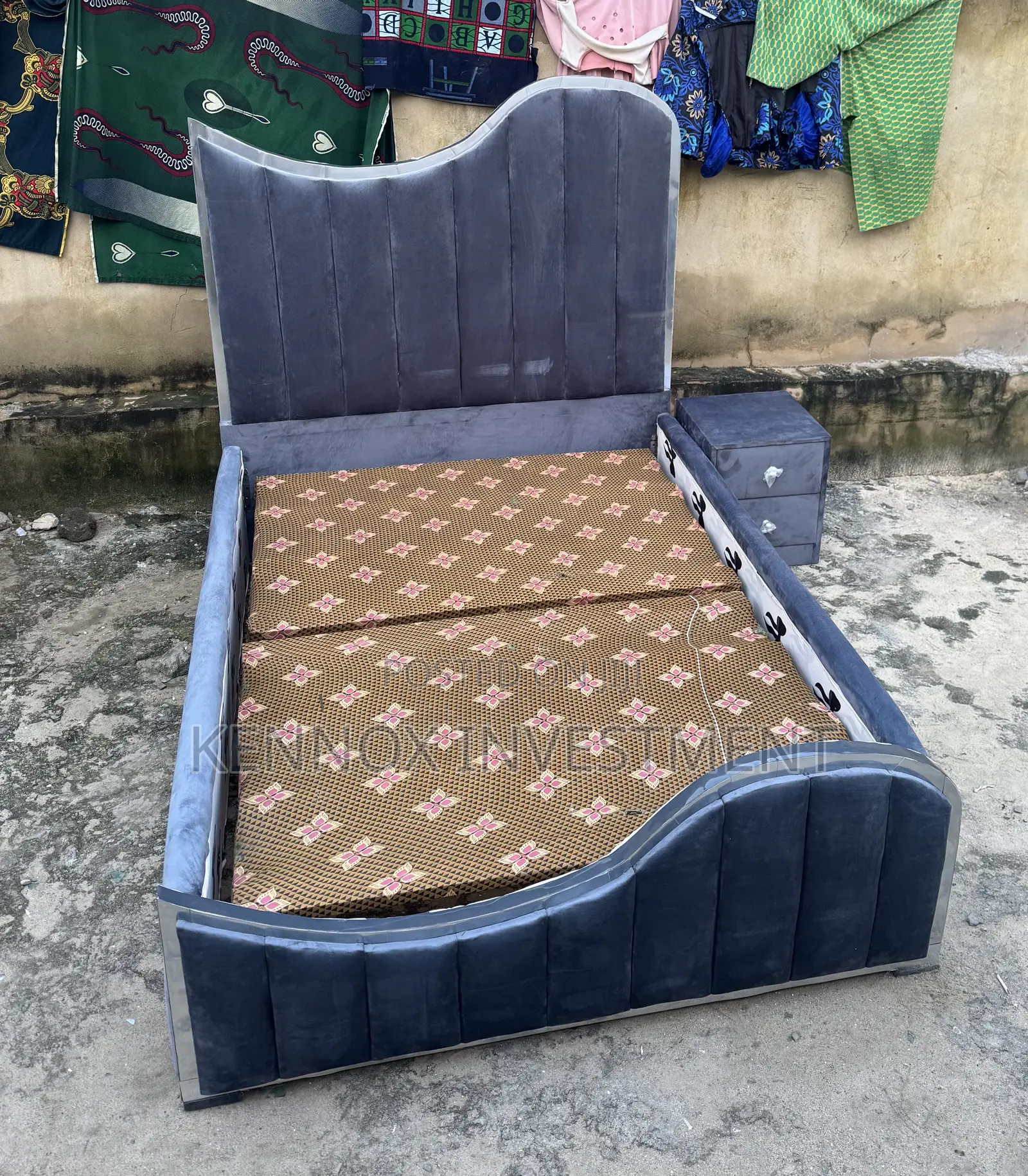 High Quality 4.5 by 6 Bedframe With 1 Bedside Drawer