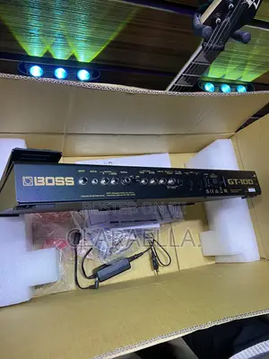 Boss GT-100 Amp Effects Processor Effect Pedal