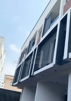 4 Bedroom Terrace With Private Car Park and Bq