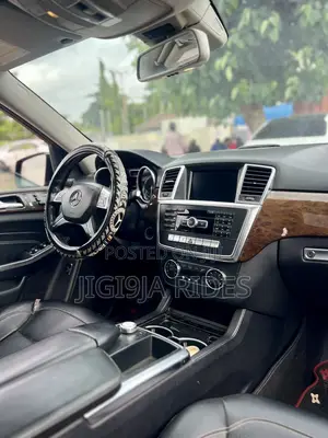 Mercedes-Benz M Class 2012 Gray