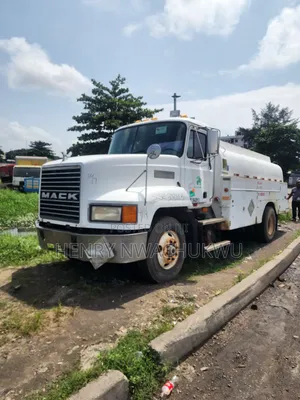 Mack CH Mitres Tank 13,000 Litres Foreign Used