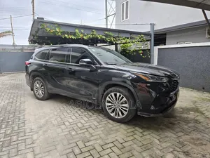 Toyota Highlander 2022 Black