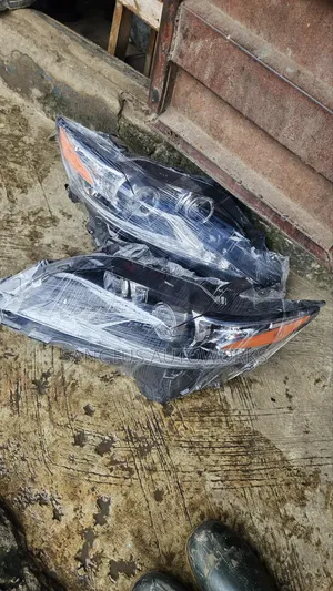 Headlight Lexus ES350 2018