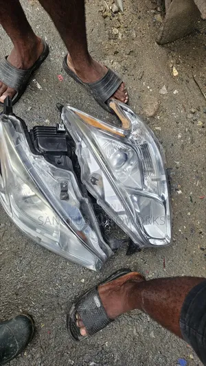 Headlight Nissan Maxima 2010