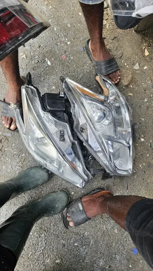 Headlight Nissan Maxima 2010