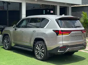 Lexus LX 600 2022 Silver