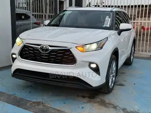 Toyota Highlander Limited 2022 White