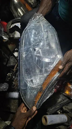 Headlight Nissan Maxima 2005