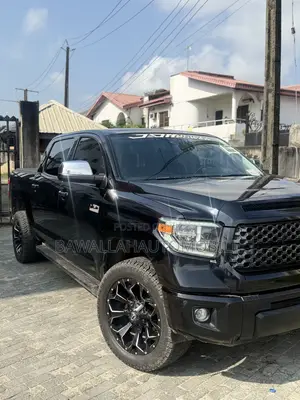 Toyota Tundra Platinum 2021 Black