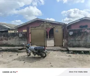 20bdrm Apartment in Elijah, Badagry / Badagry for sale