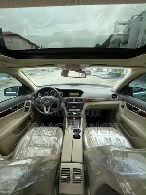 Mercedes-Benz C300 2012 Blue
