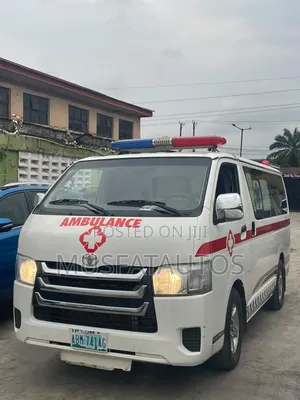 Toyota HiAce 2013 White