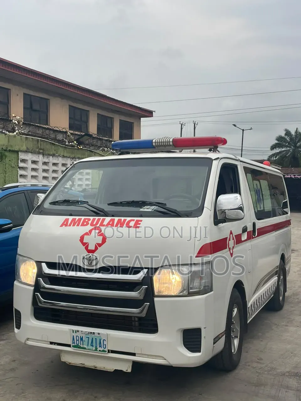Toyota HiAce 2013 White
