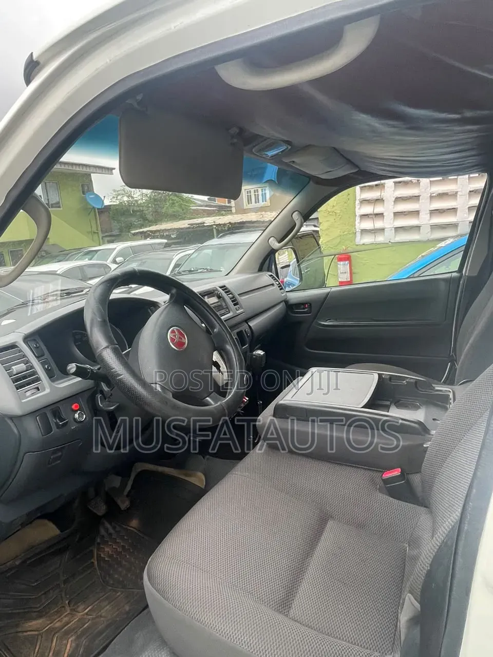 Toyota HiAce 2013 White