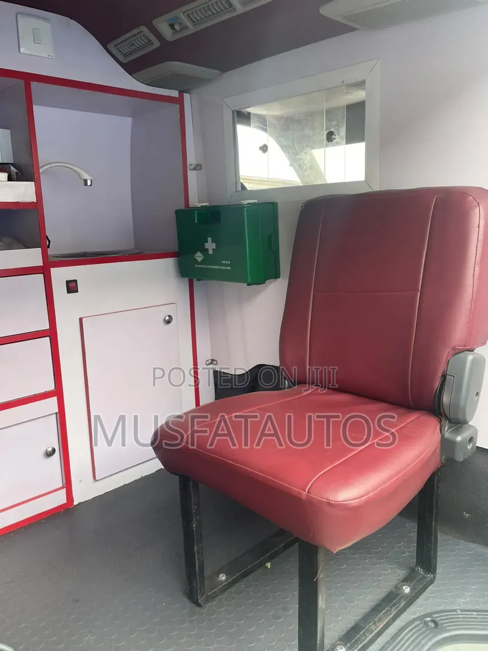 Toyota HiAce 2013 White