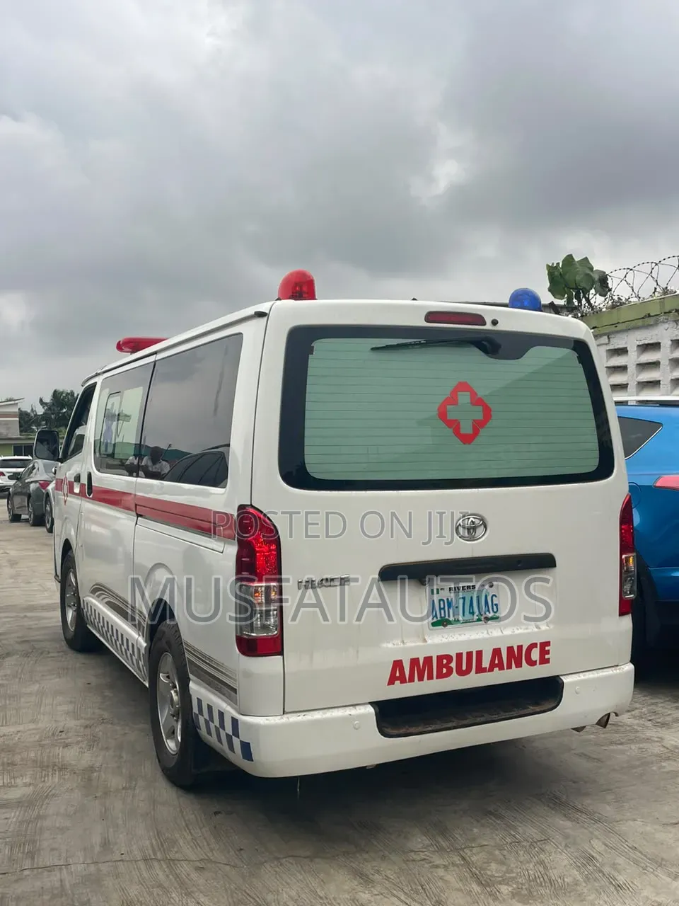 Toyota HiAce 2013 White