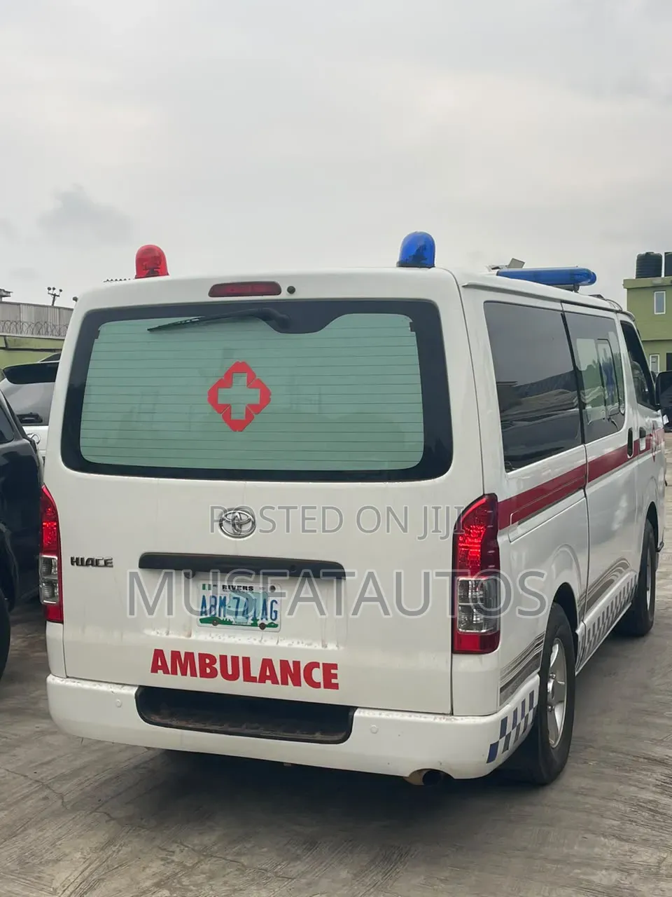 Toyota HiAce 2013 White