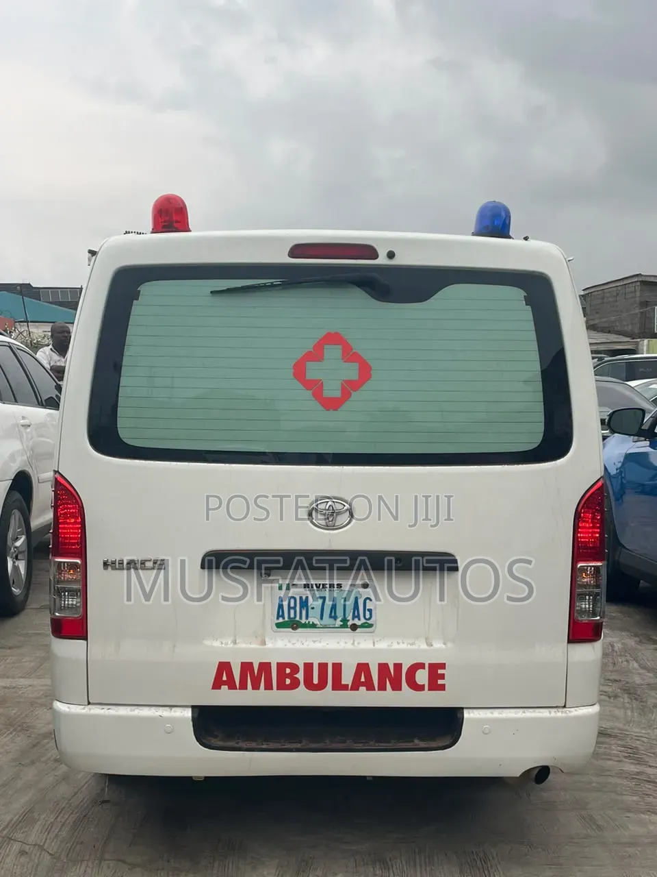 Toyota HiAce 2013 White