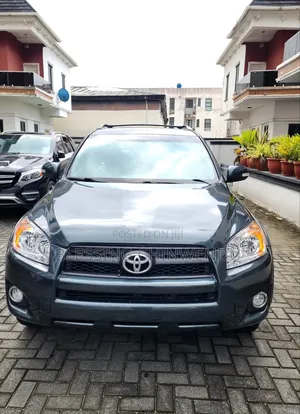 Toyota RAV4 2010 Green