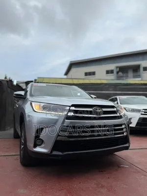 Toyota Highlander XLE 2019 Silver