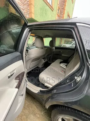 Toyota Venza V6 AWD 2010 Gray